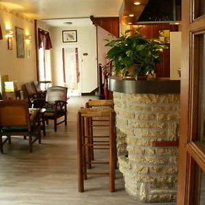 Le Relais Du Pont De Rhodes Hotel
