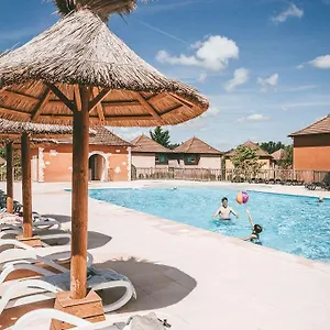 Terres De France - Domaine De Claire Rive Village de vacances